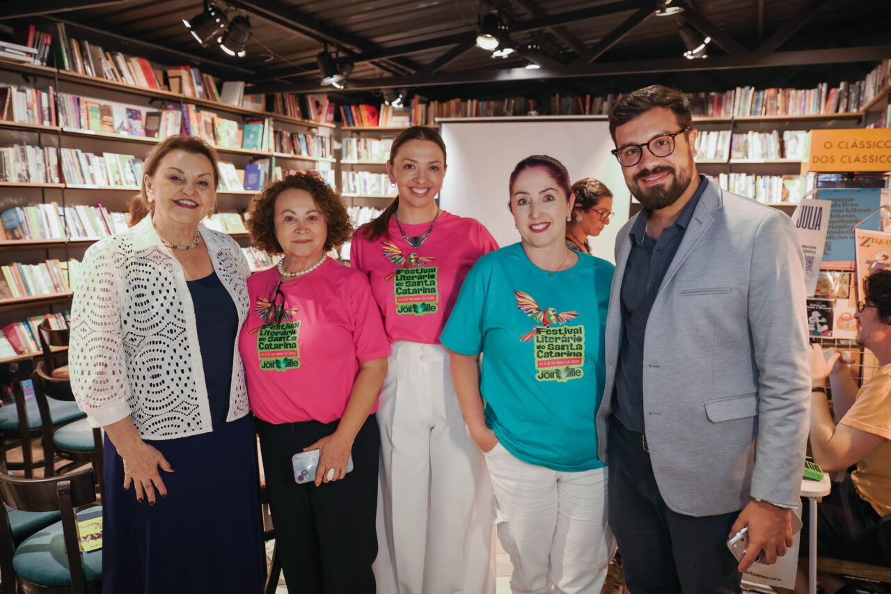 Festival Literário de Santa Catarina abre 22ª edição com show de Fernanda Takai